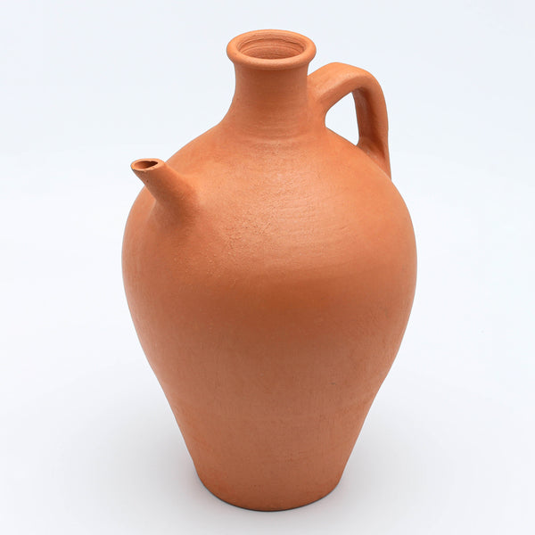 HAKAN CLAY PITCHER WITH SPOUT (84.5 oz - 155 oz)